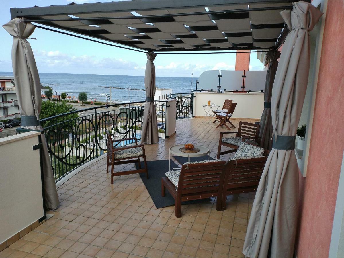 Penthouse On The Adriatic Sea Apartment Martinsicuro Exterior photo